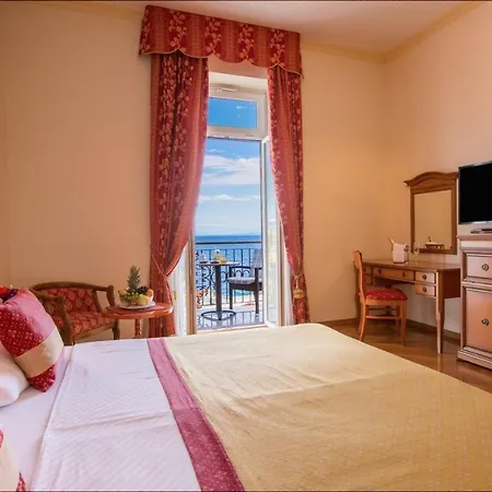 Galeb Hotel 3*
