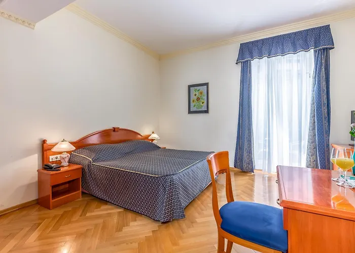 Galeb Готель 3*